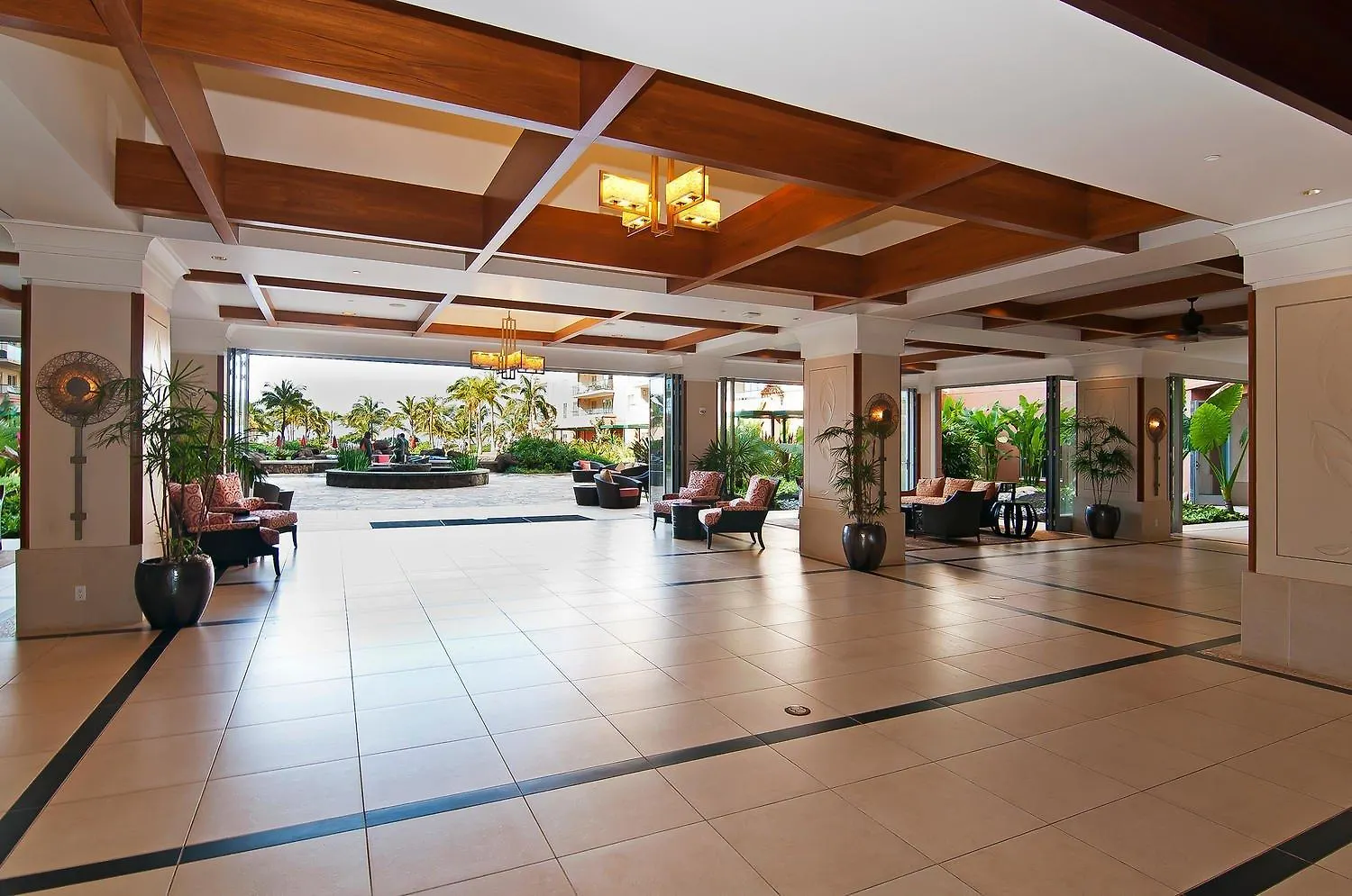 Ninth-Floor Mountain View Suite And Expansive Lanai At Honua Kai Lahaina