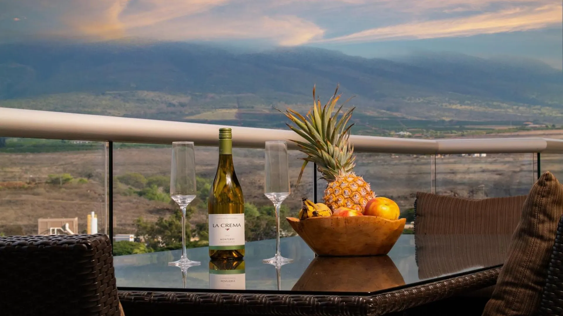 Ninth-Floor Mountain View Suite And Expansive Lanai At Honua Kai Lahaina Holiday home