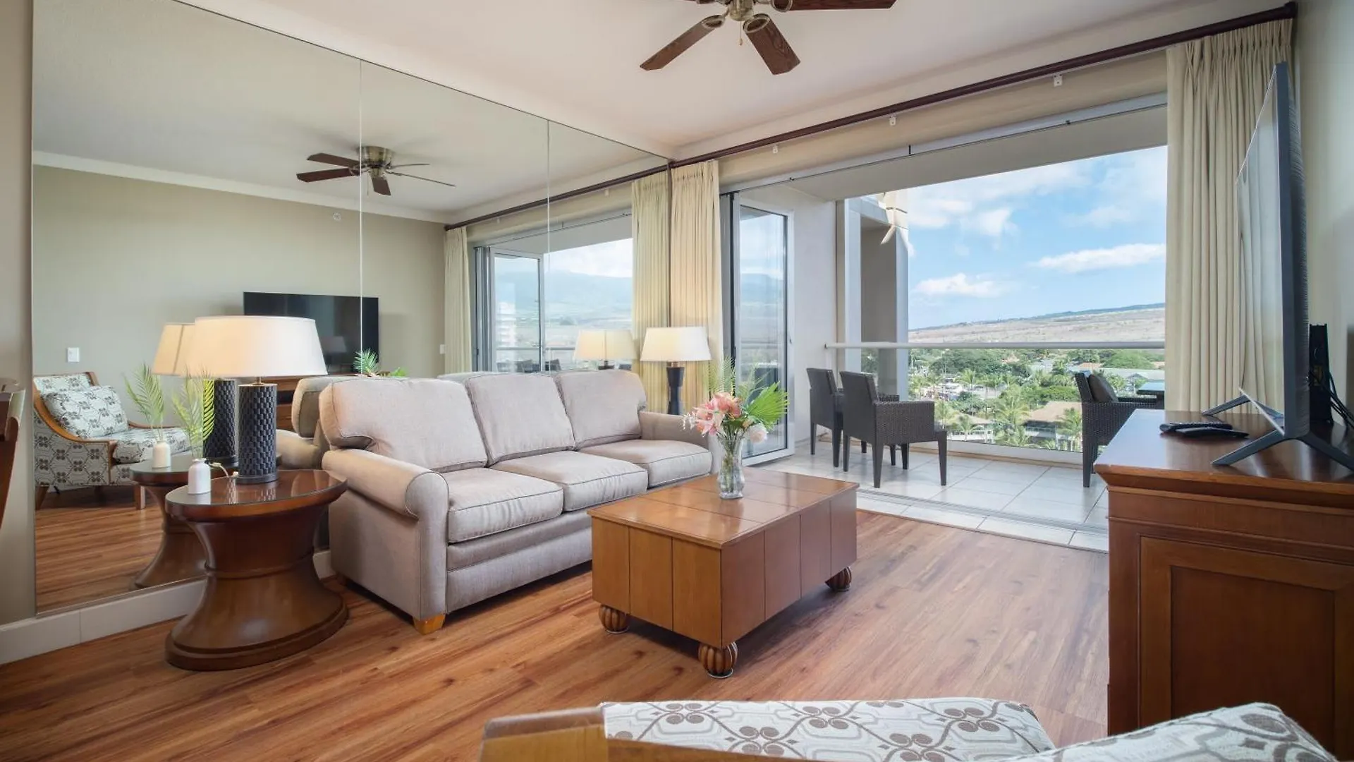 Ninth-Floor Mountain View Suite And Expansive Lanai At Honua Kai Lahaina
