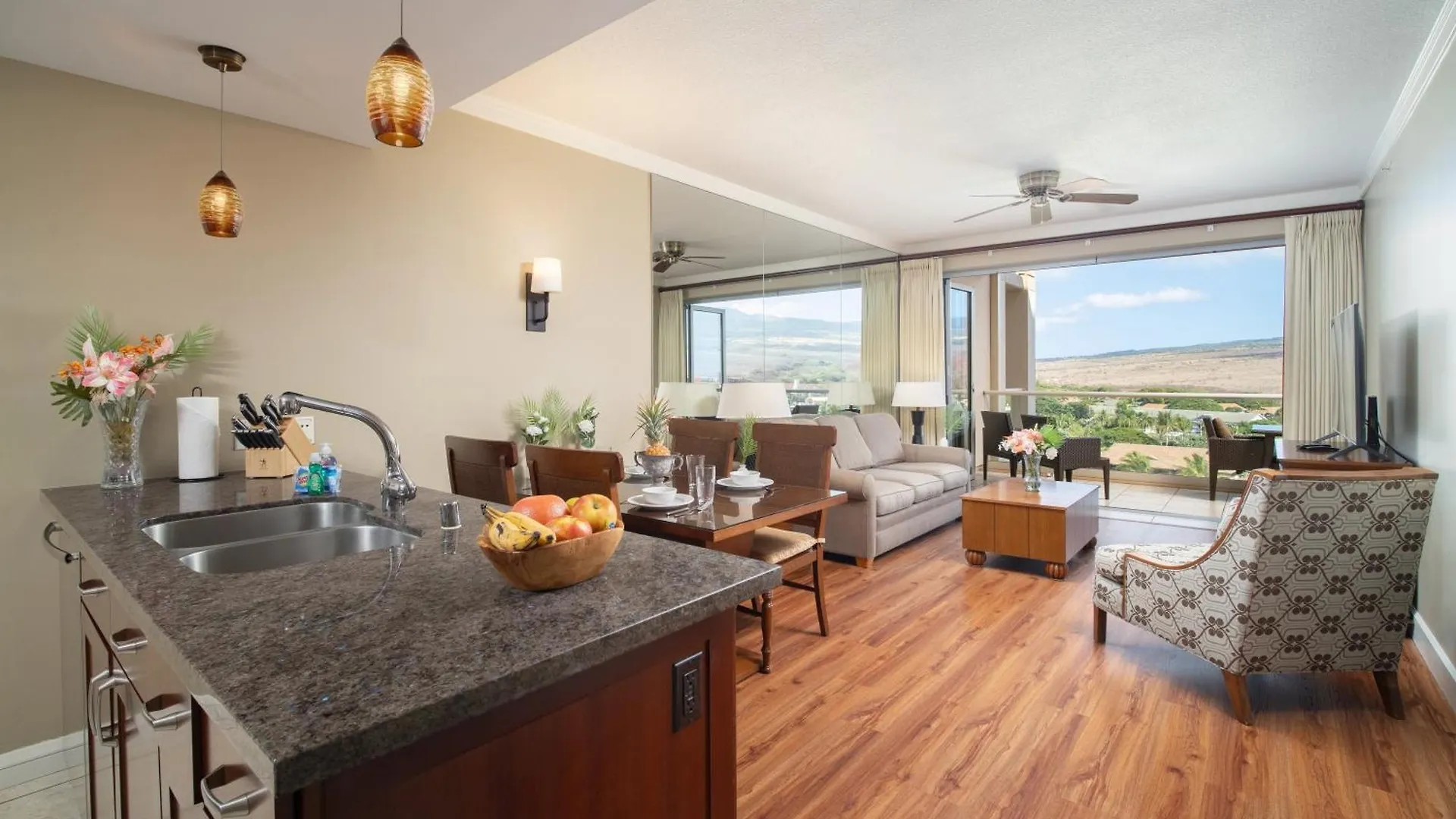 Ninth-Floor Mountain View Suite And Expansive Lanai At Honua Kai Lahaina